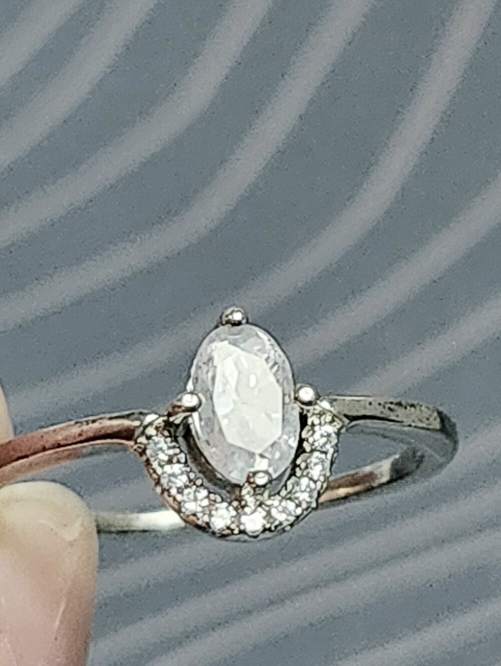 Sterling Silver Oval Halo Solitaire Ring size 7